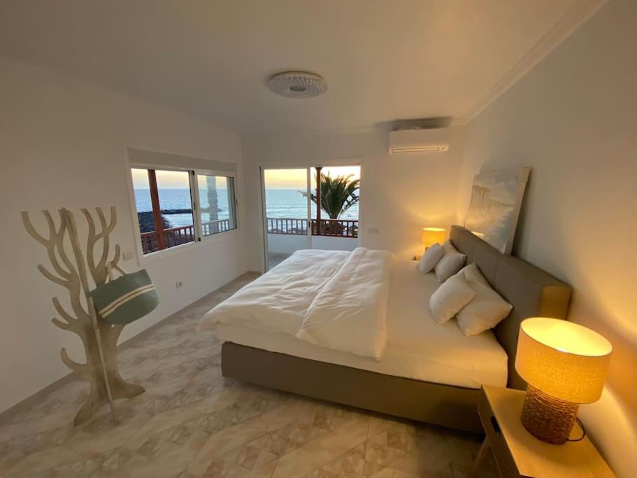 Villa Tranquila, Playa Del Duque Адехе Екстериор снимка
